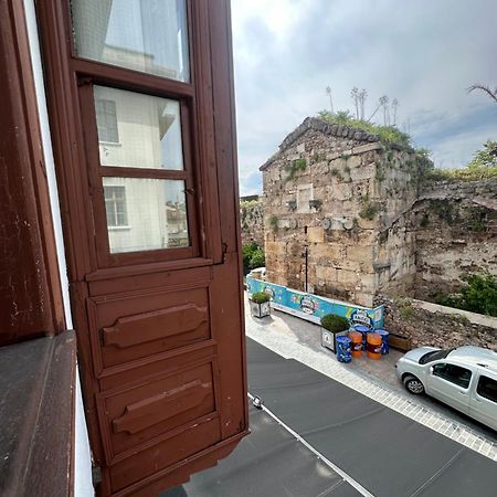 Lords Hostel & Pub Antalya Kültér fotó