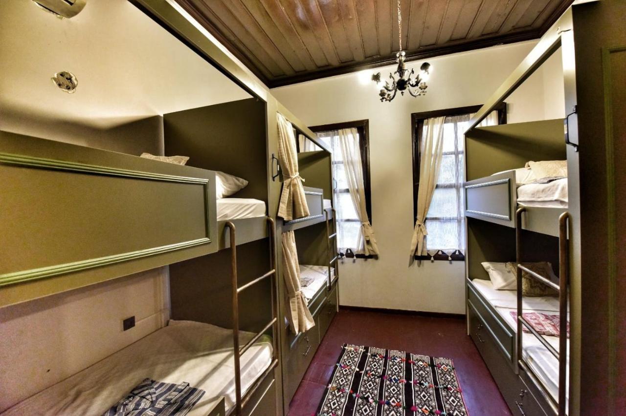 Lords Hostel & Pub Antalya Kültér fotó