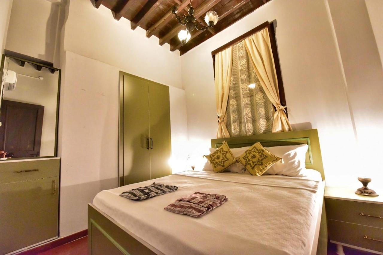 Lords Hostel & Pub Antalya Kültér fotó
