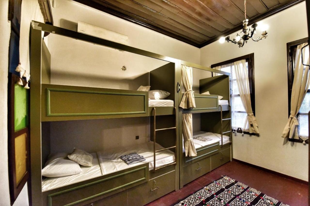 Lords Hostel & Pub Antalya Kültér fotó