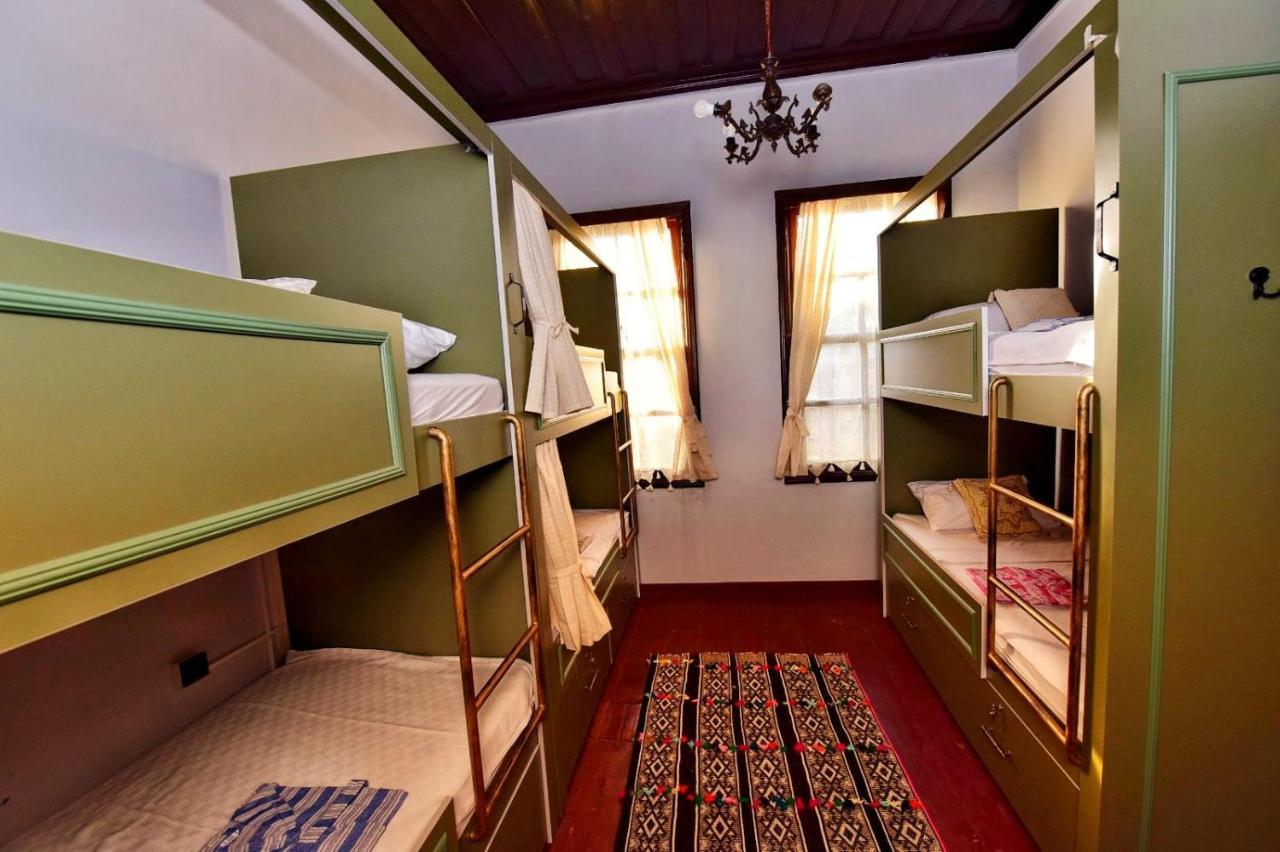 Lords Hostel & Pub Antalya Kültér fotó